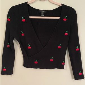 Forever 21 quarter length sleeve crop top